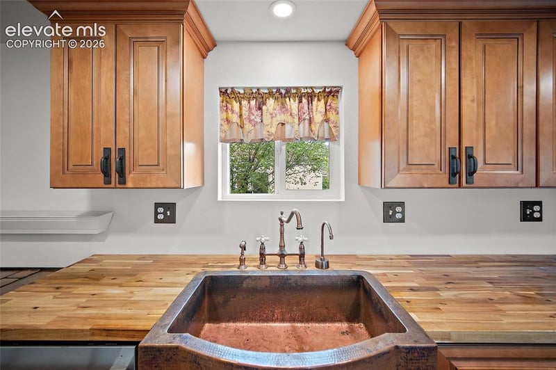 958 Midland Ave, Manitou Springs, CO 80829