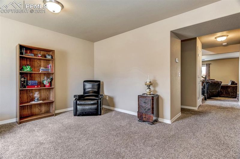 9586 Ghost Flower Ln, Colorado Springs, CO 80925