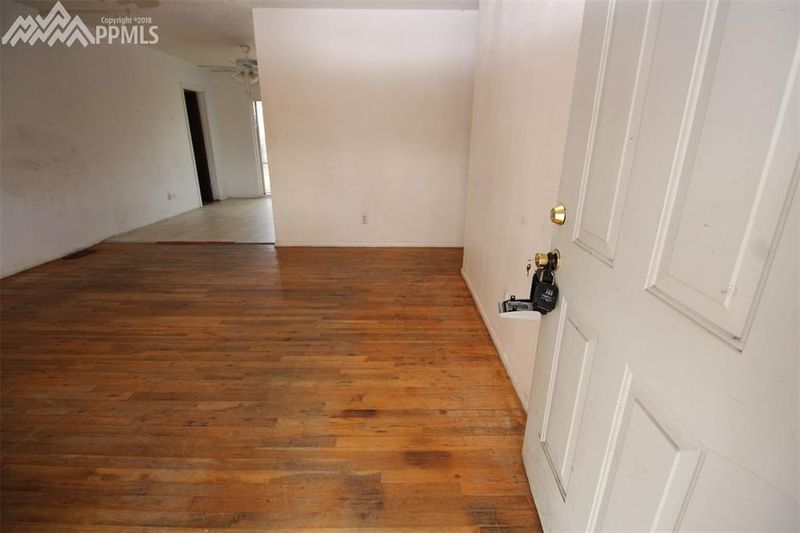 96 Hallam Pl, Colorado Springs, CO 80911