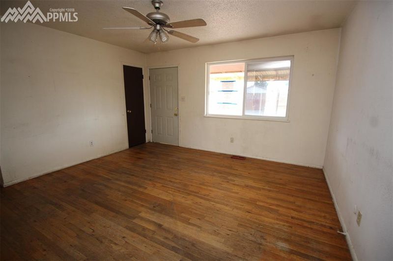 96 Hallam Pl, Colorado Springs, CO 80911