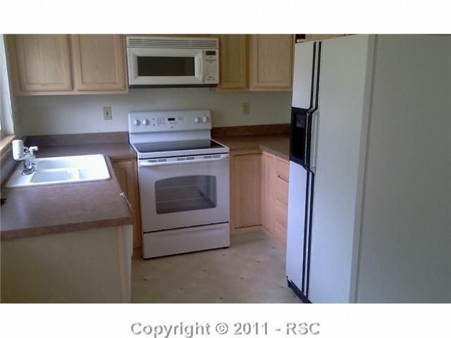 960 Ancestra Dr, Fountain, CO 80817