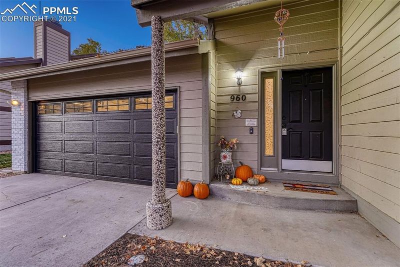 960 Bayfield Dr, Colorado Springs, CO 80906