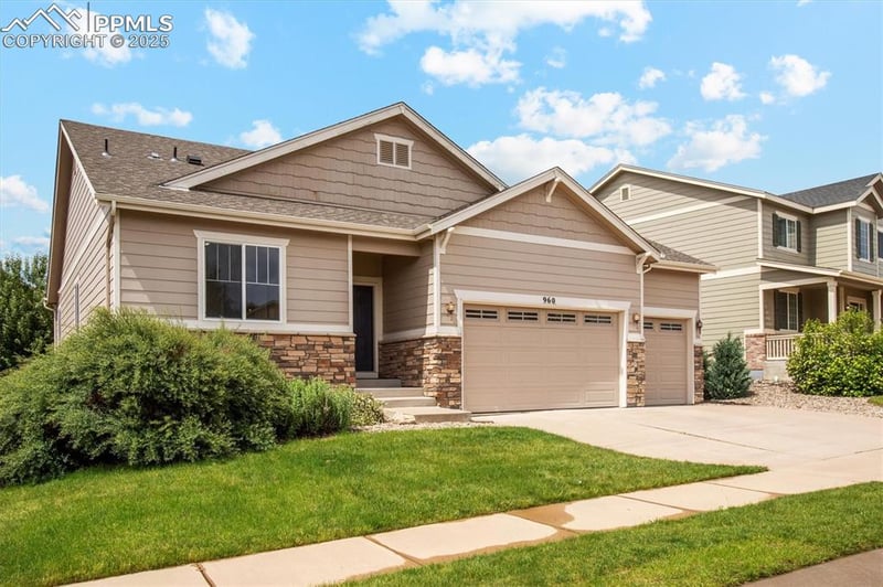 960 Fire Rock Pl, Colorado Springs, CO 80921