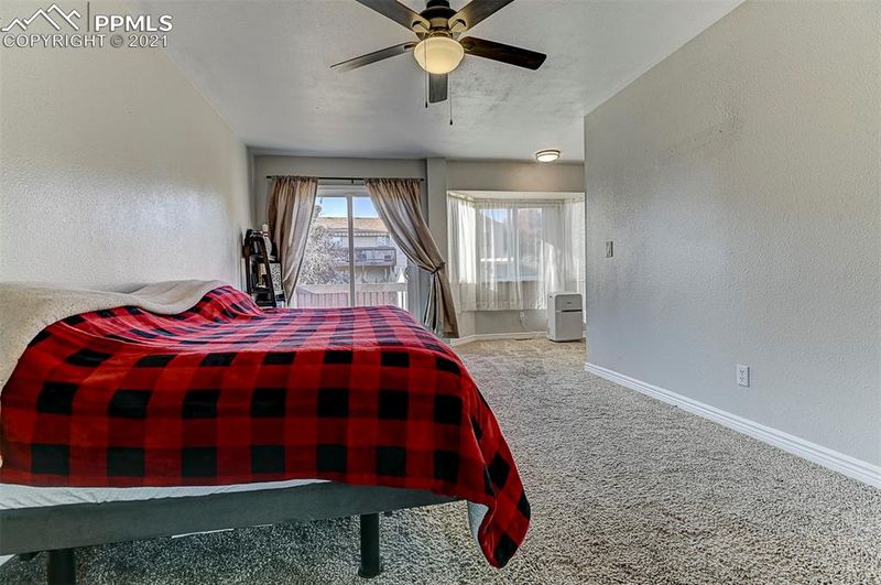 960 Lindstrom Dr, Colorado Springs, CO 80911