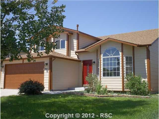 961 Square Dance Ln, Fountain, CO 80817