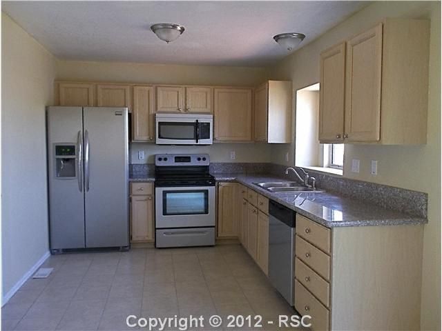 961 Square Dance Ln, Fountain, CO 80817