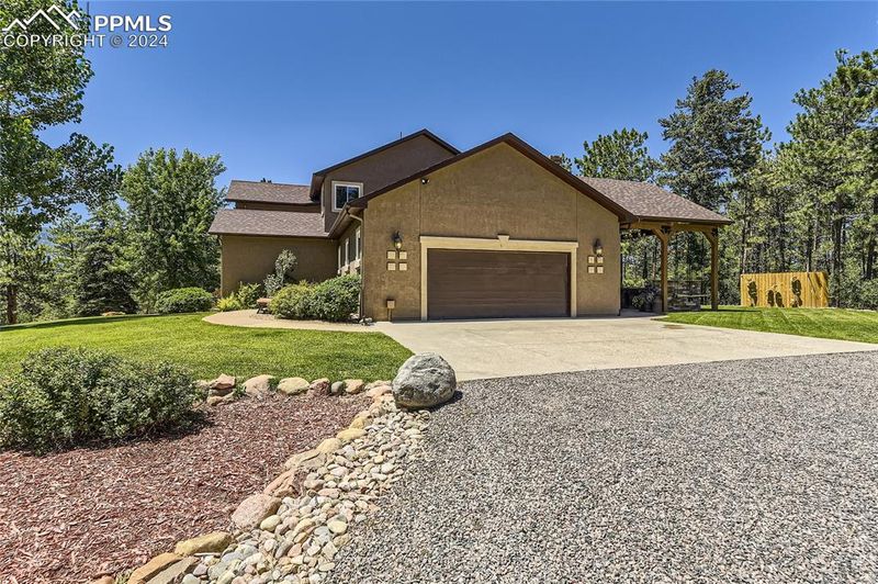 9626 S Perry Park Rd, Larkspur, CO 80118