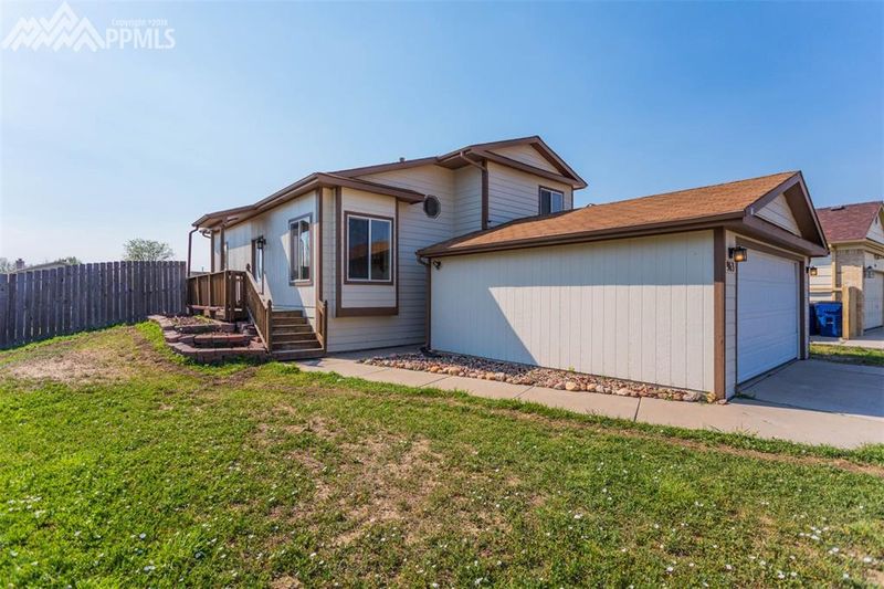 963 Daffodil St, Fountain, CO 80817