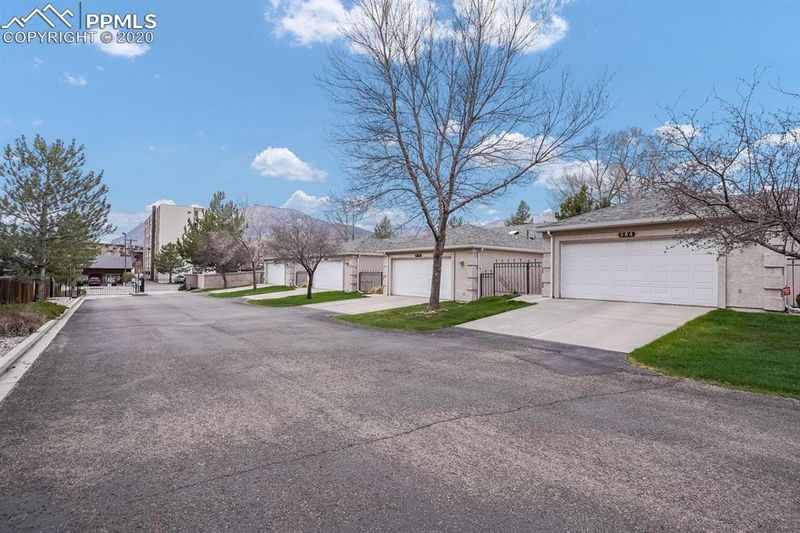 964 Tabor Pl, Colorado Springs, CO 80905