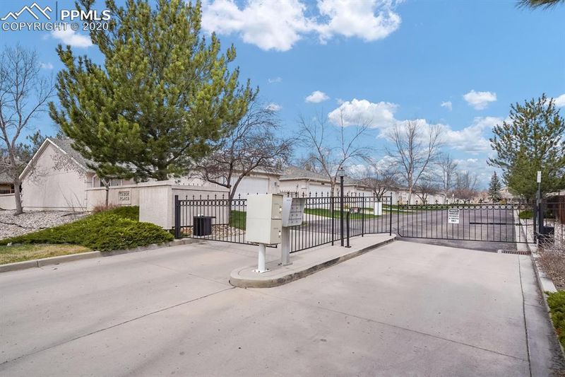 964 Tabor Pl, Colorado Springs, CO 80905