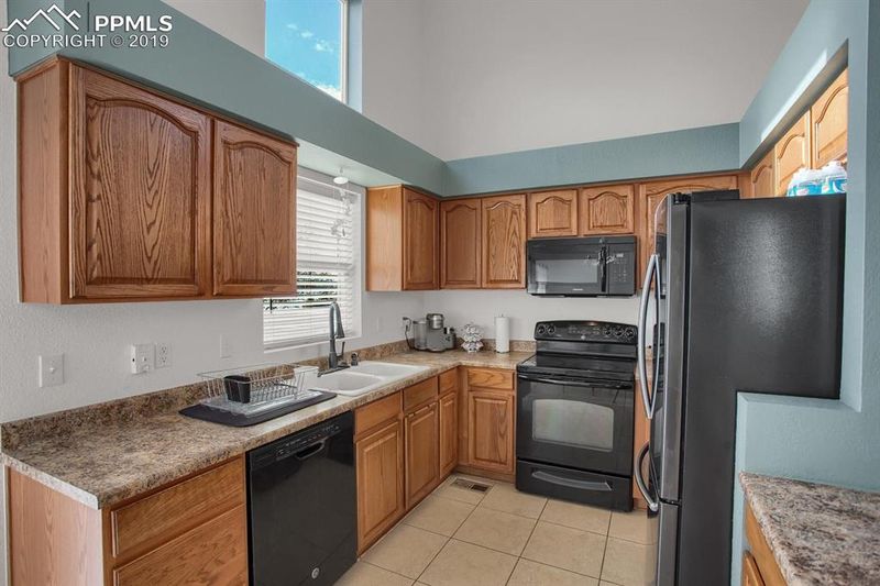 9640 E 112th Dr, Henderson, CO 80640