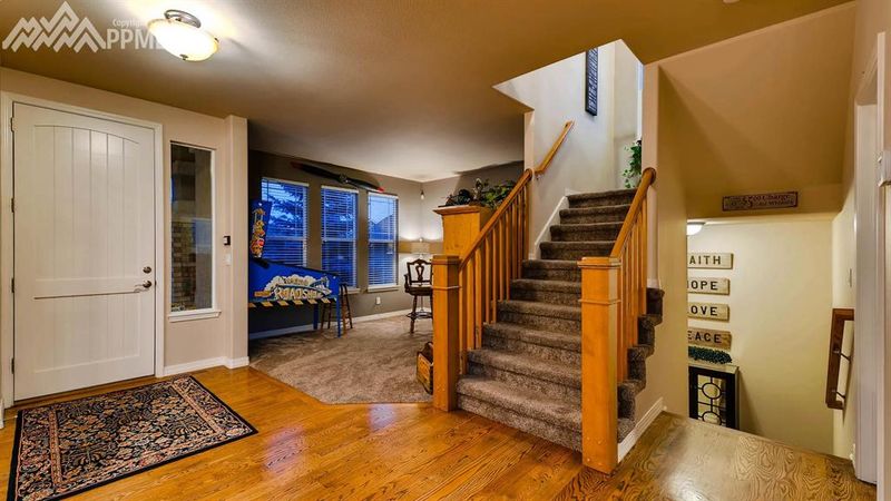 9642 Pinebrook Way, Colorado Springs, CO 80920