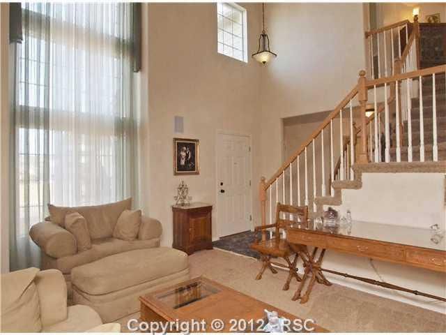 9680 Stoneglen Dr, Colorado Springs, CO 80920