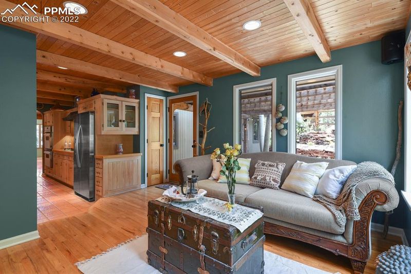 9695 Mountain Rd, Cascade, CO 80809
