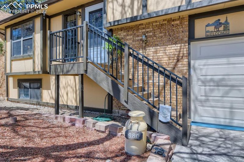 980 S War Eagle Dr, Colorado Springs, CO 80919