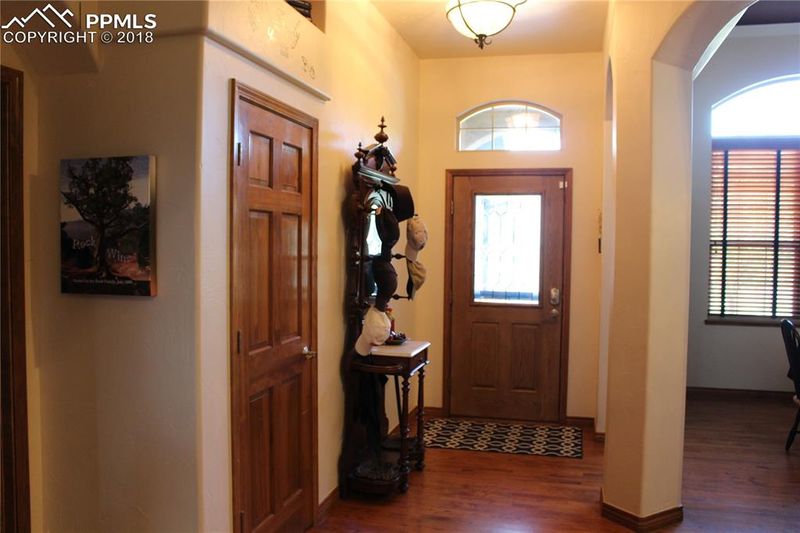 9802 Palisade Ridge Dr, Colorado Springs, CO 80920