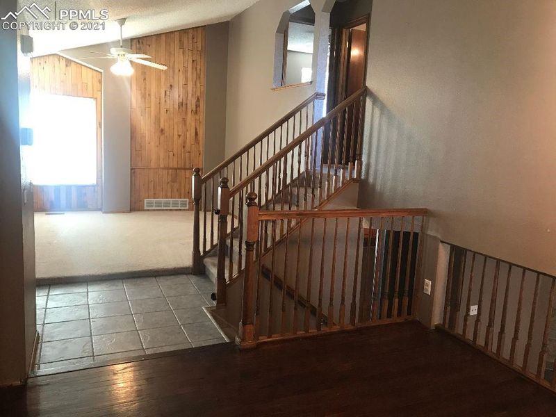 985 Square Dance Ln, Fountain, CO 80817