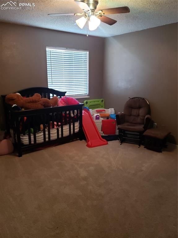 985 Square Dance Ln, Fountain, CO 80817