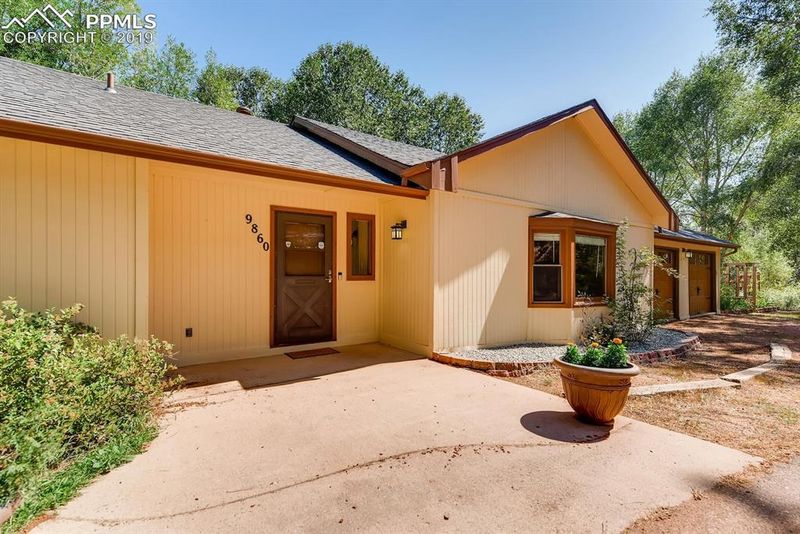 9860 Fountain Rd, Cascade, CO 80809
