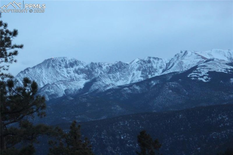 9885 Canyon Ter, Green Mountain Falls, CO 80819