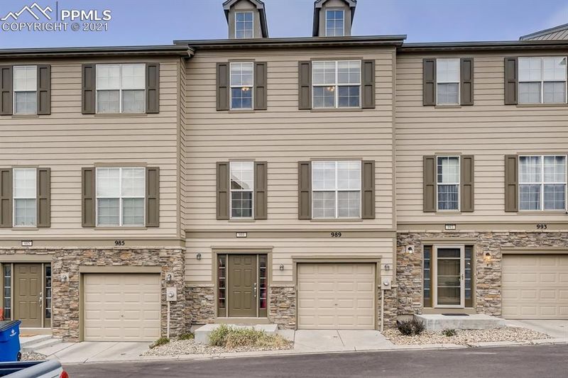 989 Burning Bush Point, Monument, CO 80132