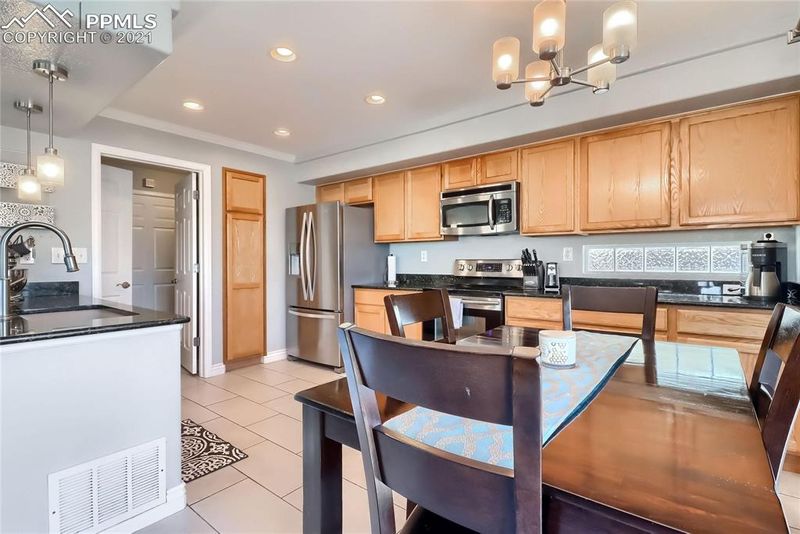 9909 Melbourne Pl, Highlands Ranch, CO 80130
