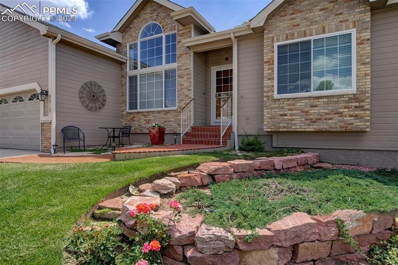 9915 Pleasanton Dr, Colorado Springs, CO 80920