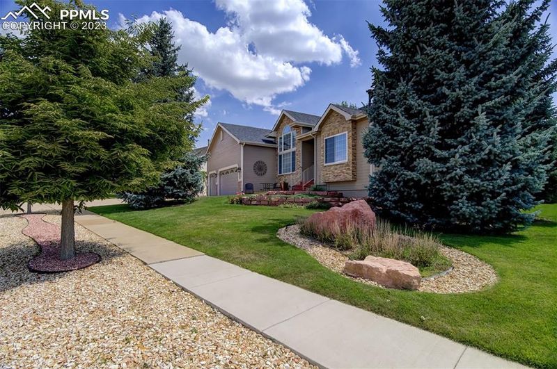 9915 Pleasanton Dr, Colorado Springs, CO 80920