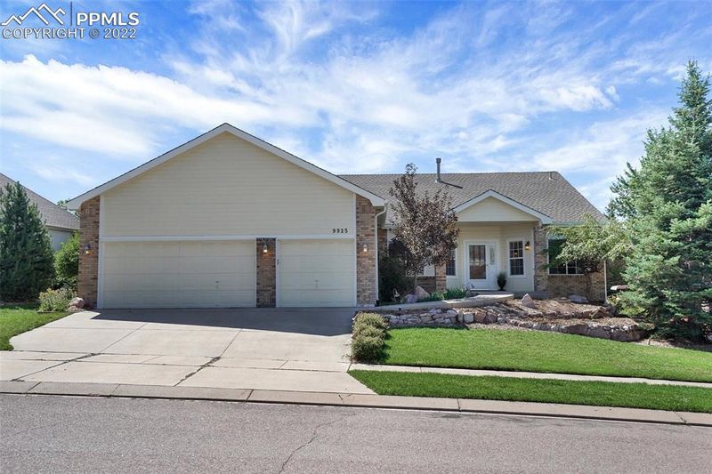 9925 Pleasanton Dr, Colorado Springs, CO 80920