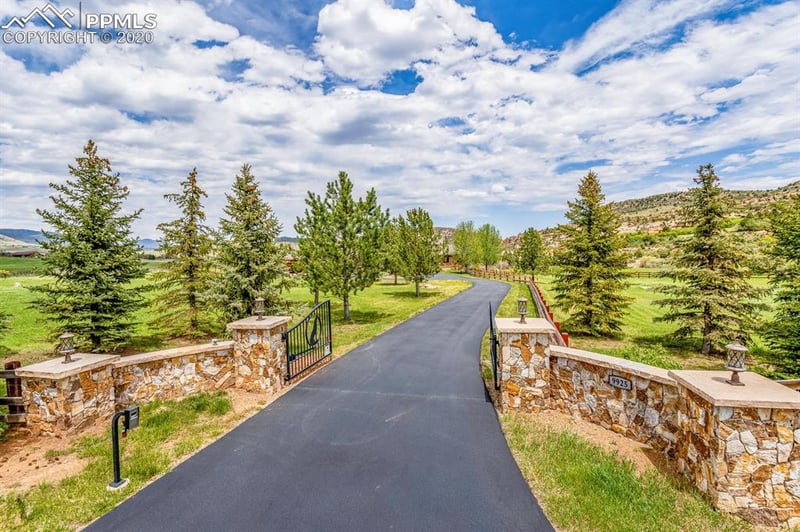 9925 Whitetail Ln, Littleton, CO 80127