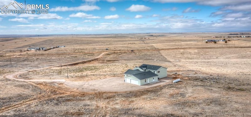 995 Choate Ln, Yoder, CO 80864