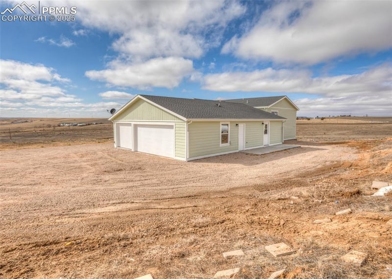 995 Choate Ln, Yoder, CO 80864