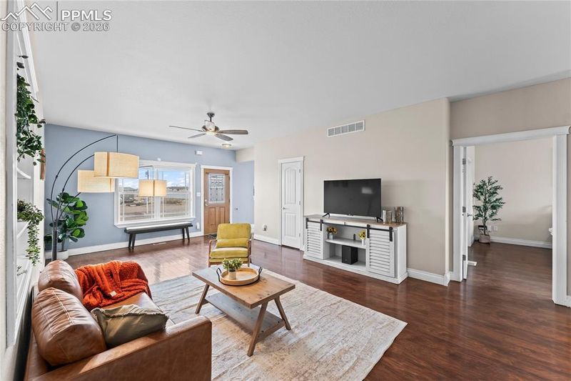 995 N Matt Dr, Pueblo, CO 81007
