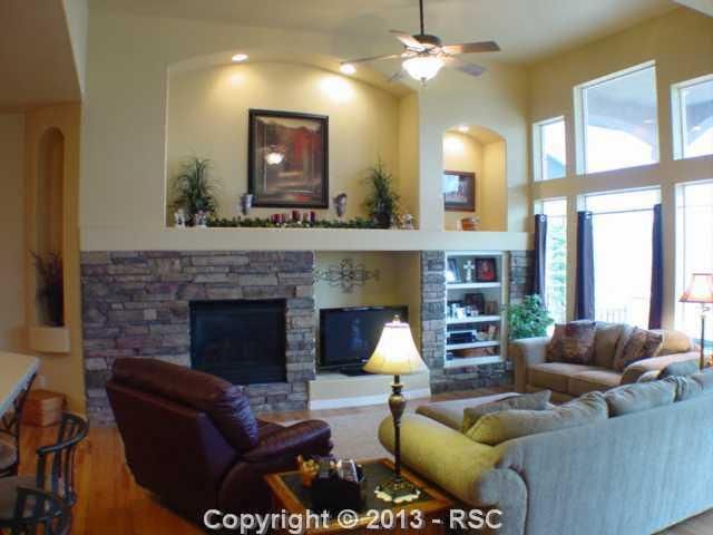 9976 Oak Knoll Ter, Colorado Springs, CO 80920