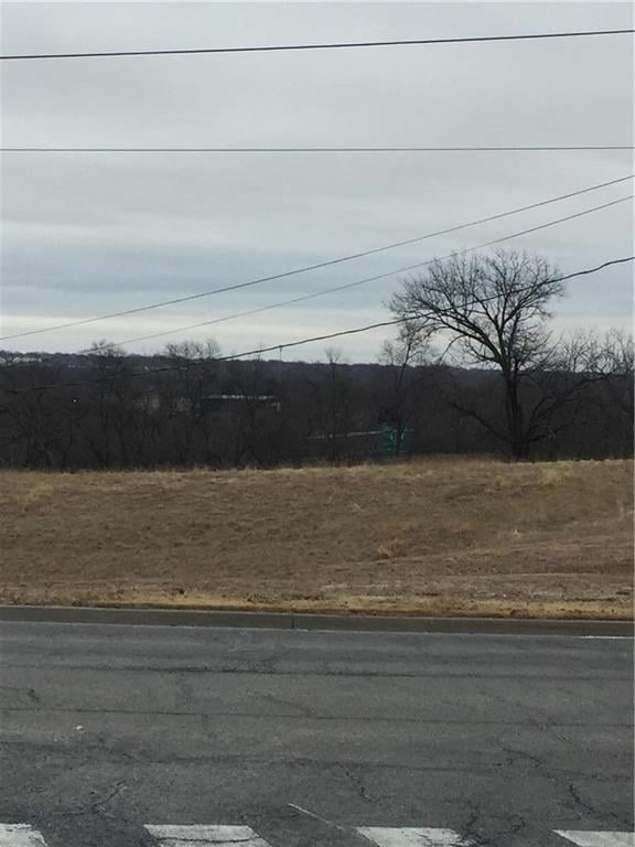 High Dr, Riverside, MO 64150