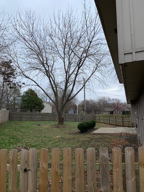 11587 Earnshaw St, Overland Park, KS 66221