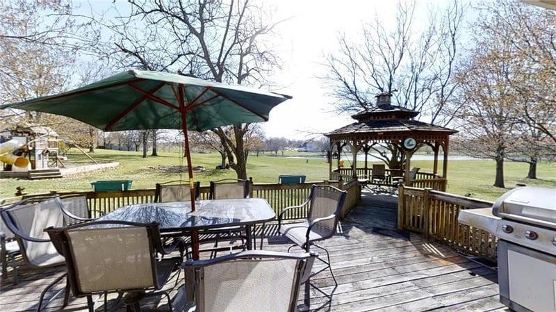 10467 W 150th St, Overland Park, KS 66221