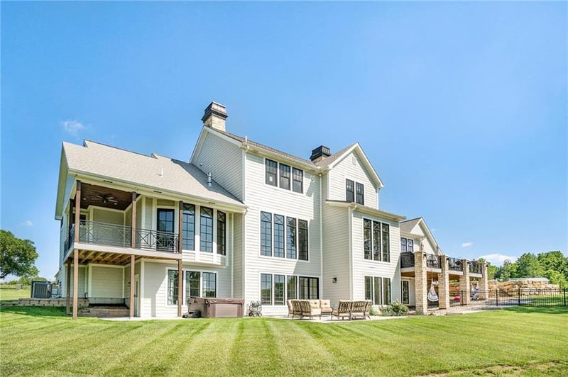 13185 Lakeshore Dr, Olathe, KS 66061