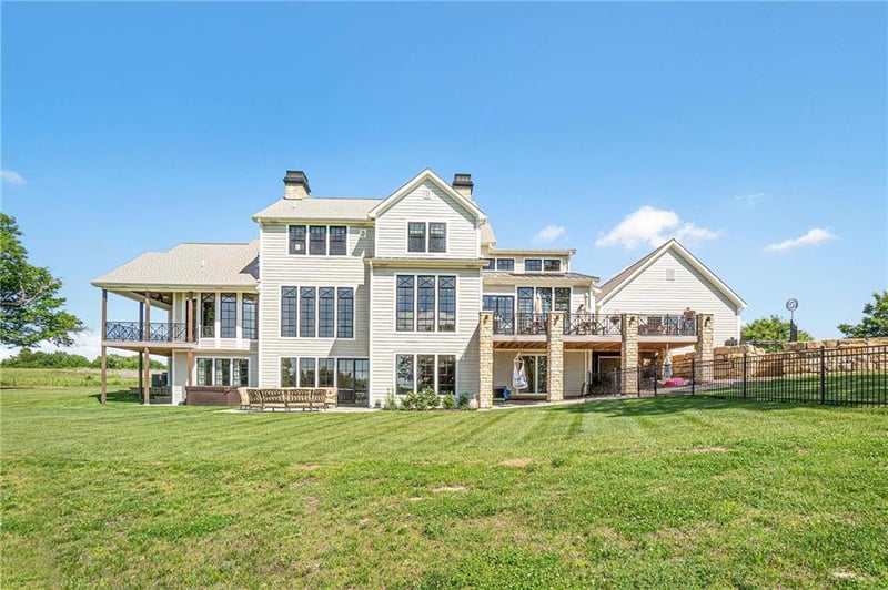 13185 Lakeshore Dr, Olathe, KS 66061