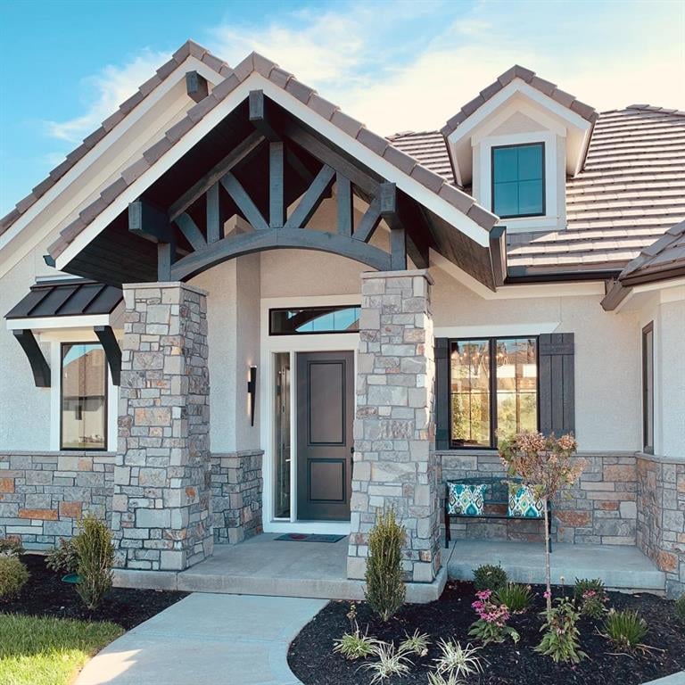 10427 N St Clair Ave, Kansas City, MO 64154