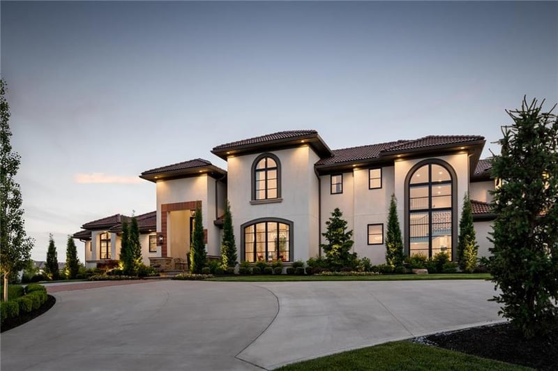 10706 W 164th Ter, Overland Park, KS 66221