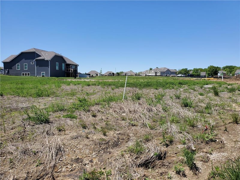 1113 Biltmore Dr, Lawrence, KS 66049