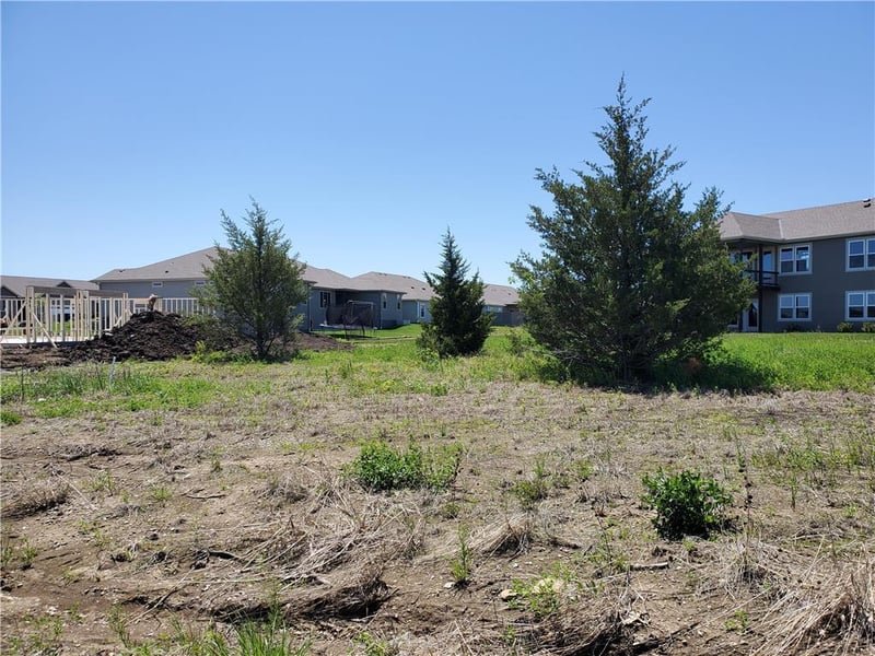 1117 Biltmore Dr, Lawrence, KS 66049