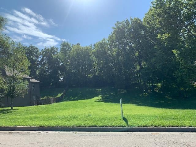 4925 NW Hillside Dr, Riverside, MO 64150