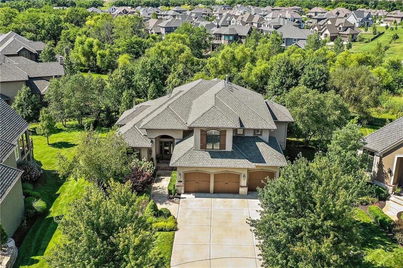11205 W 165th St, Overland Park, KS 66062