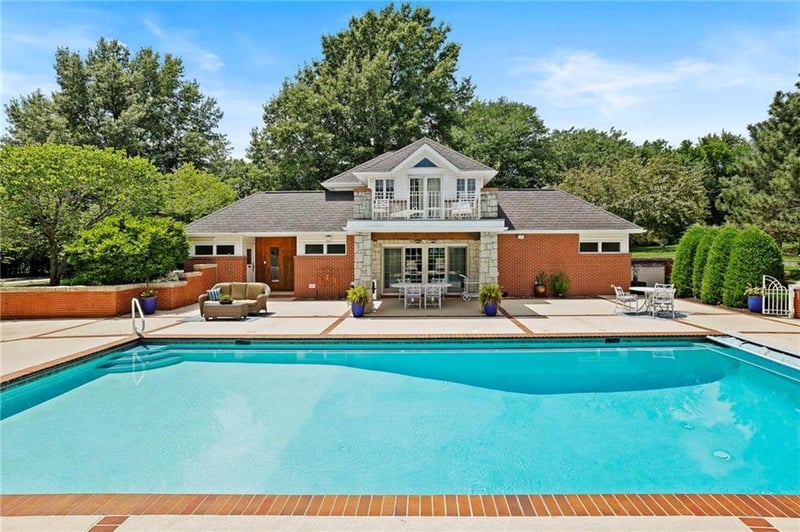 24808 E Colbern Rd, Lee's Summit, MO 64086