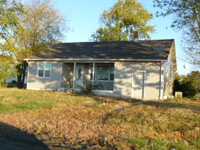 200 Hoxey St, Hughesville, MO 65334