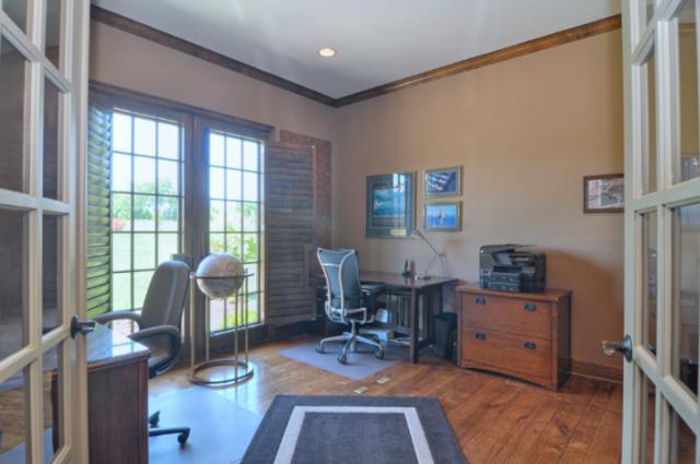 18213 Goddard St, Overland Park, KS 66013