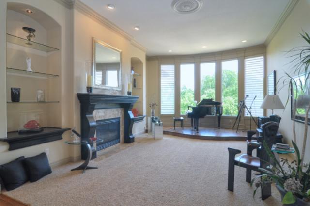18213 Goddard St, Overland Park, KS 66013