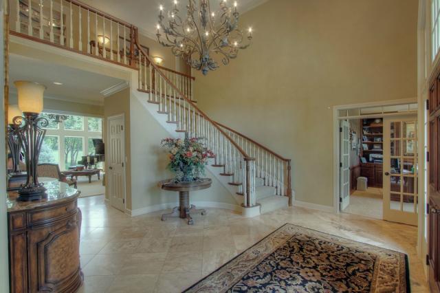 15454 Antioch Rd, Overland Park, KS 66221